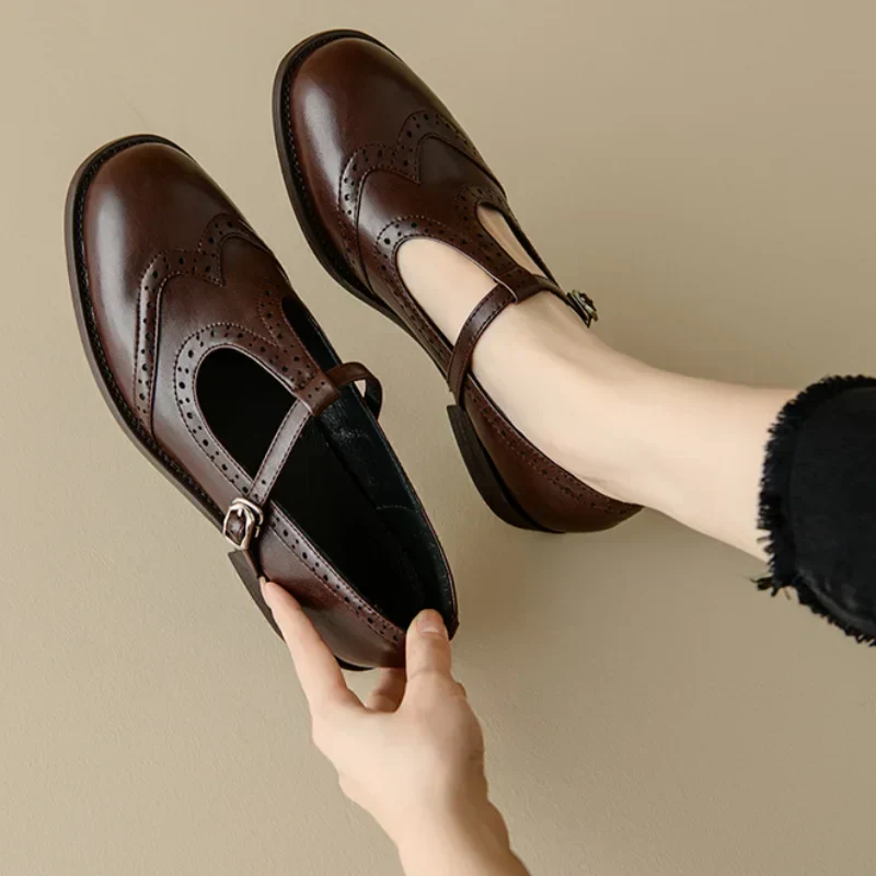 Eleganckie Mary Janes z T-Paskiem